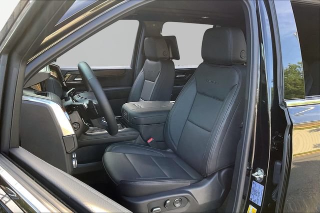 New 2026 GMC Yukon Denali w/ Denali Reserve Package AWD/4WD image 10