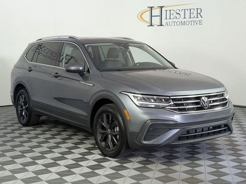 Used 2024 Volkswagen Tiguan SE image 2