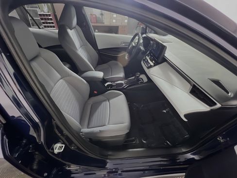 Used 2023 Toyota Corolla SE w/ SE Premium Package FWD image 31