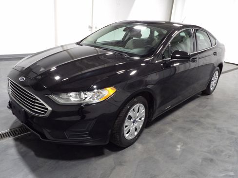 Used 2019 Ford Fusion S FWD image 3