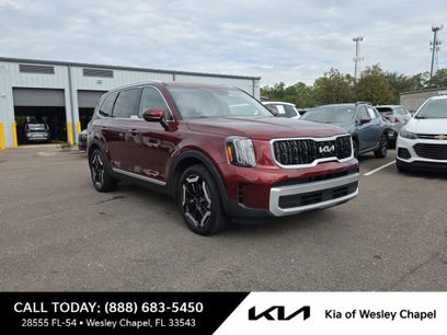 Certified 2024 Kia Telluride EX w/ EX Captain's Chair Package