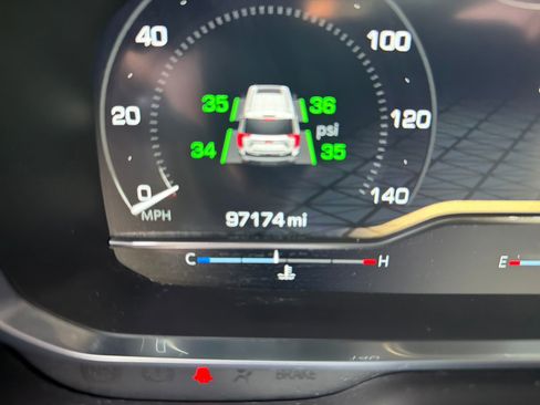 Used 2023 GMC Yukon XL AT4 w/ Technology Package image 18