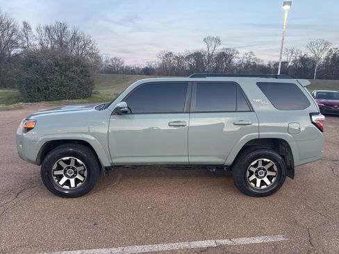 Used 2023 Toyota 4Runner TRD Off-Road Premium w/ Moonroof Package image 4