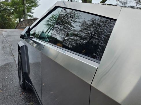 Used 2025 Tesla Cybertruck AWD Crew Cab image 21