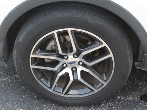 Used 2019 Ford Explorer Sport w/ Equipment Group 401A AWD/4WD image 2
