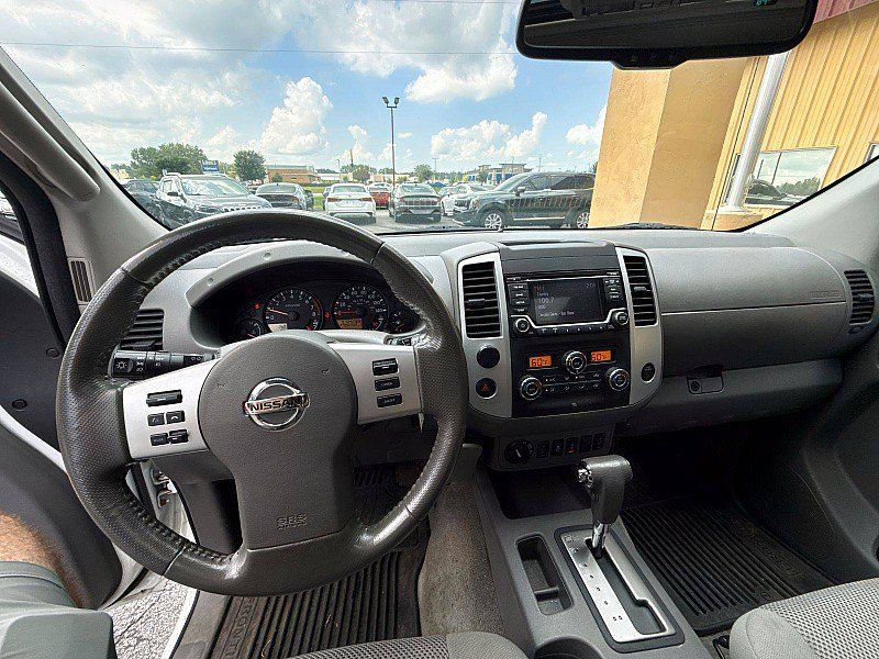 Used 2016 Nissan Frontier SV w/ SV Value Truck Package AWD/4WD image 12