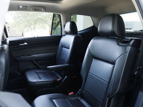 Used 2021 Volkswagen Atlas SE w/ Panoramic Sunroof Package FWD image 28