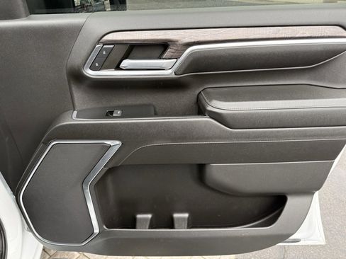 Used 2024 Chevrolet Silverado 2500 LTZ image 12