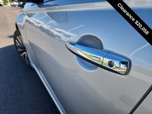 Used 2024 Nissan Altima 2.5 SV w/ SV Premium Package image 18