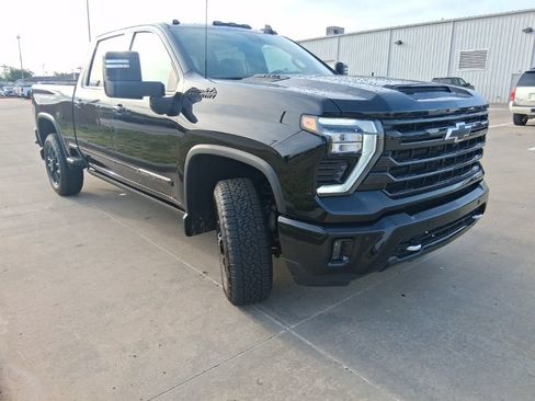 Used 2026 Chevrolet Silverado 2500 High Country w/ Midnight Edition AWD/4WD image 7