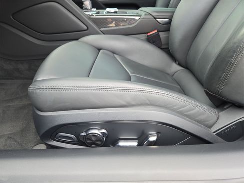 Certified 2023 Audi R8 V10 performance w/ Premium Package image 17