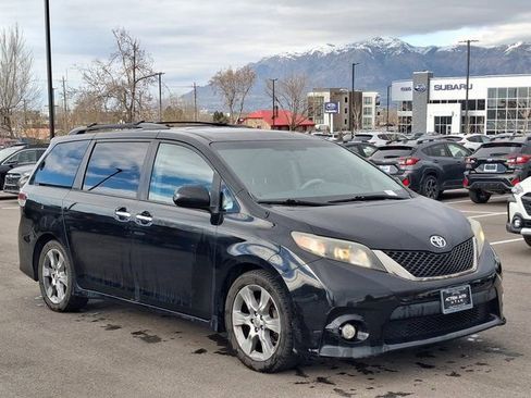 Used 2013 Toyota Sienna SE w/ Premium Pkg w/Entune image 1