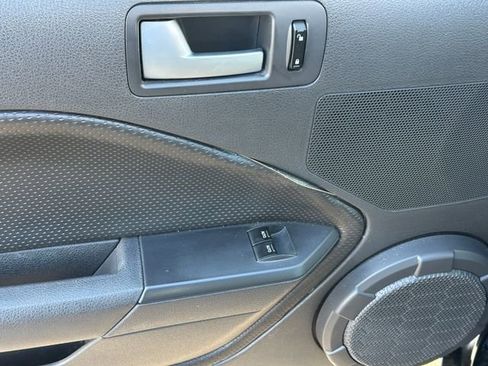 Used 2005 Ford Mustang GT image 14