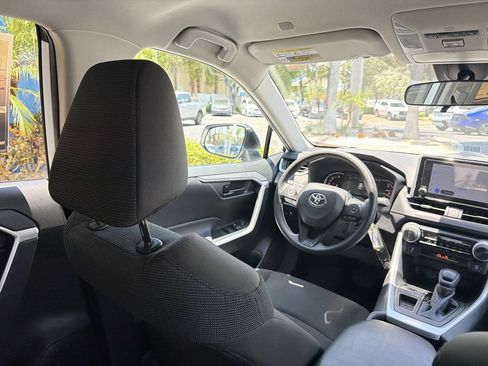Used 2025 Toyota RAV4 LE FWD image 17