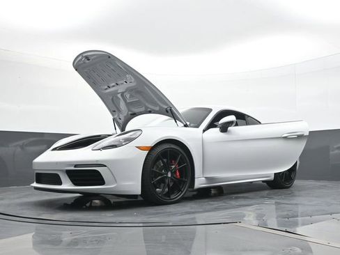 Certified 2021 Porsche 718 Cayman RWD image 26