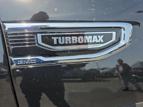 New 2026 GMC Sierra 1500 SLE w/ Preferred Package AWD/4WD image 4