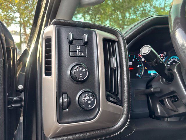 Used 2017 GMC Sierra 2500 Denali w/ Duramax Plus Package AWD/4WD image 17