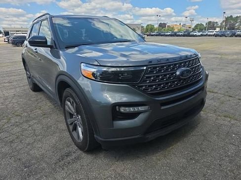 Used 2024 Ford Explorer XLT w/ Equipment Group 202A AWD/4WD image 2