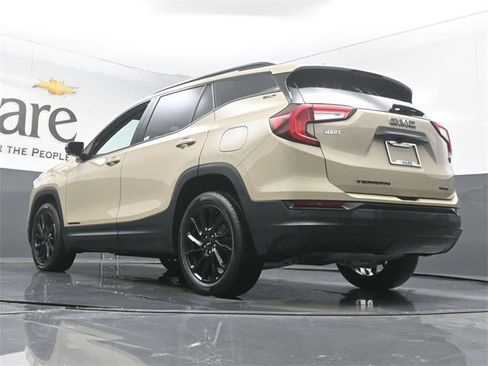 Used 2023 GMC Terrain SLT w/ Infotainment Package II image 5