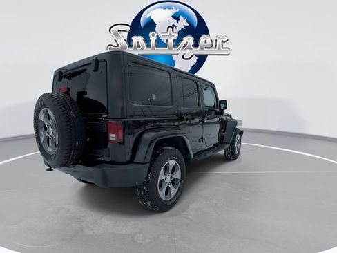 Used 2018 Jeep Wrangler Unlimited Sahara image 9