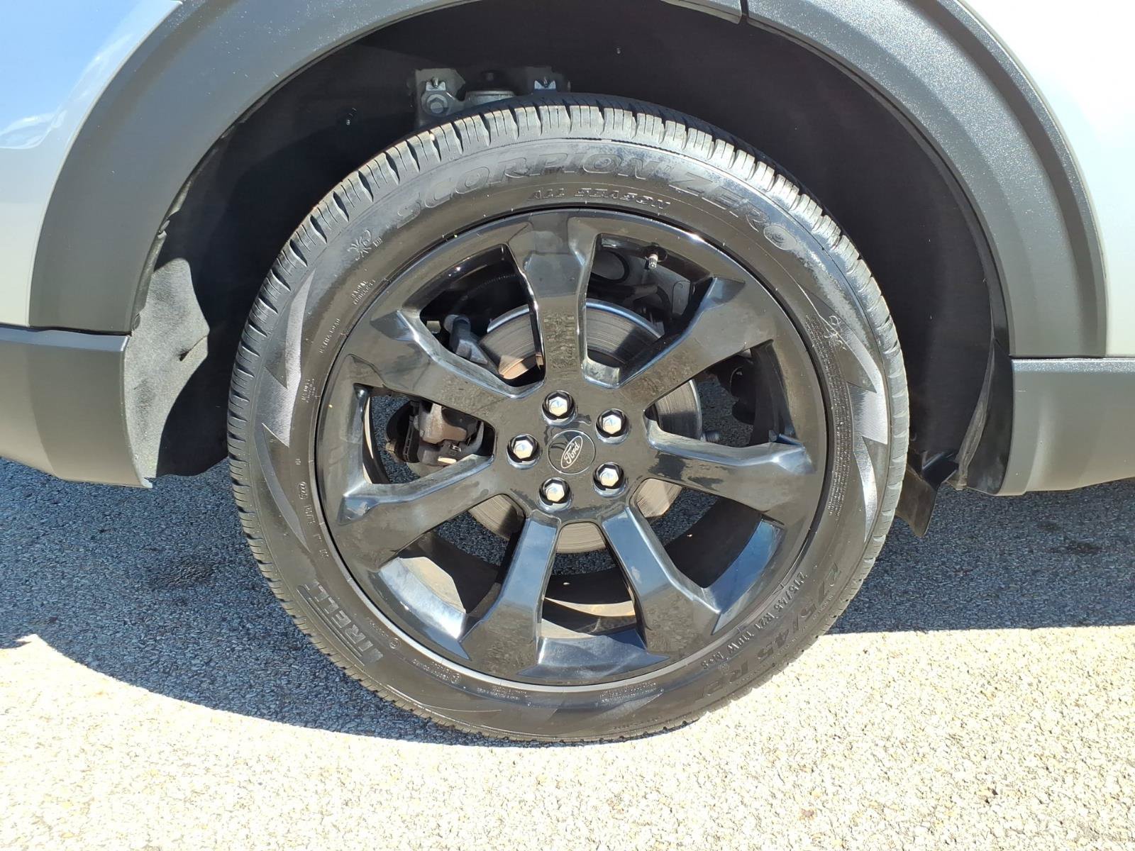 Used 2023 Ford Explorer ST-Line w/ Class IV Trailer Tow Package AWD/4WD image 7