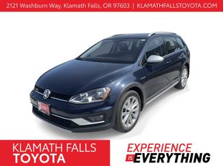 Used 2017 Volkswagen Golf Alltrack SE image 1