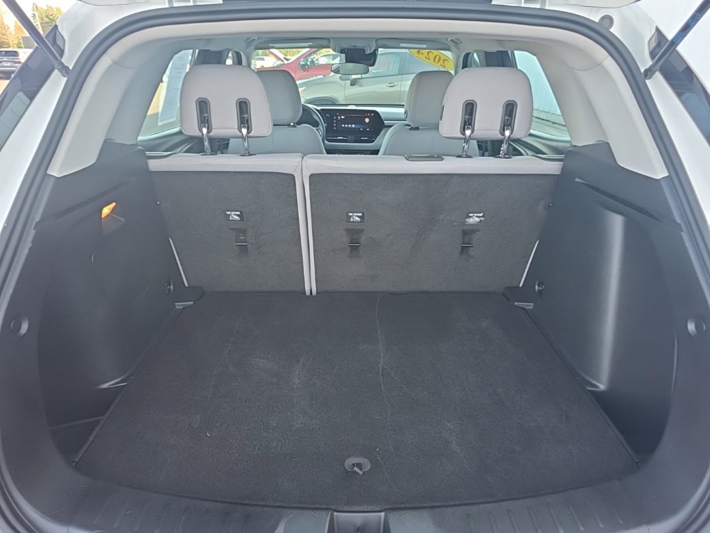 Used 2024 Chevrolet TrailBlazer LS FWD image 24