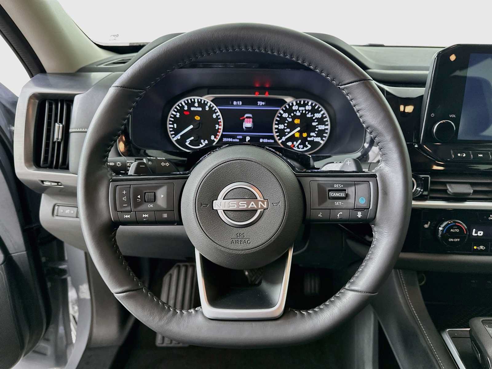 Used 2022 Nissan Pathfinder SL AWD/4WD image 14