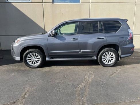 Used 2019 Lexus GX 460 Premium image 3