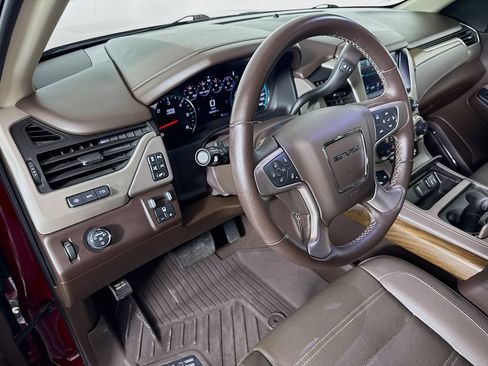 Used 2020 GMC Yukon Denali w/ Open Road Package RWD image 9