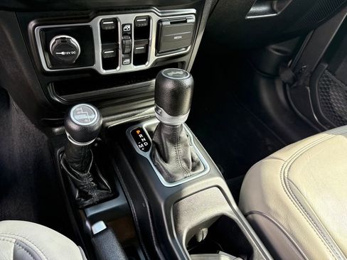 Used 2021 Jeep Wrangler Unlimited Sport AWD/4WD image 15