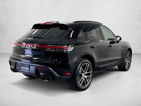 Certified 2026 Porsche Macan AWD/4WD image 9