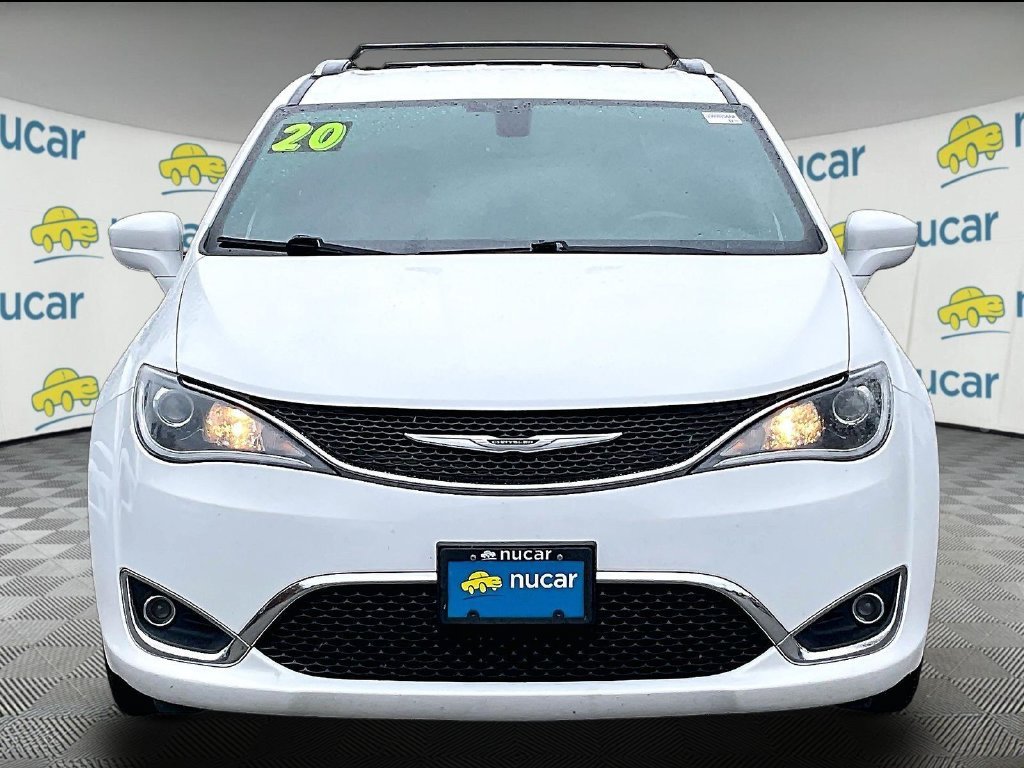 Used 2020 Chrysler Pacifica Touring-L FWD image 2