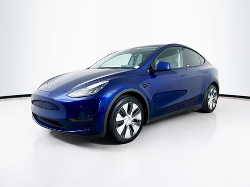 Used 2022 Tesla Model Y Long Range AWD/4WD image 3