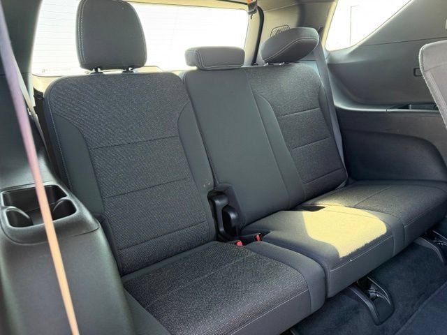 Used 2024 Chevrolet Traverse LT w/ LPO, Floor Liner Package FWD image 12