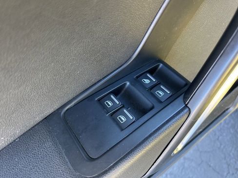 Used 2016 Volkswagen Beetle 1.8T SE image 13