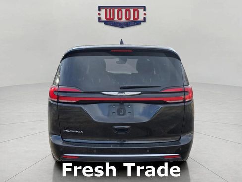 Used 2024 Chrysler Pacifica Touring-L image 5