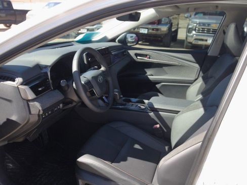 Used 2025 Toyota Camry XLE image 14
