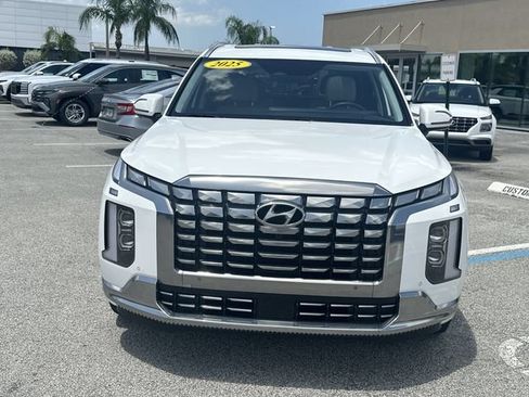 Certified 2025 Hyundai Palisade Calligraphy AWD/4WD image 3