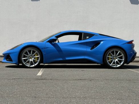 Used 2025 Lotus Emira RWD image 4