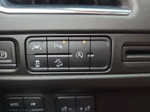 Used 2023 GMC Yukon AT4 AWD/4WD image 35