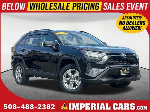 Used 2022 Toyota RAV4 LE image 1