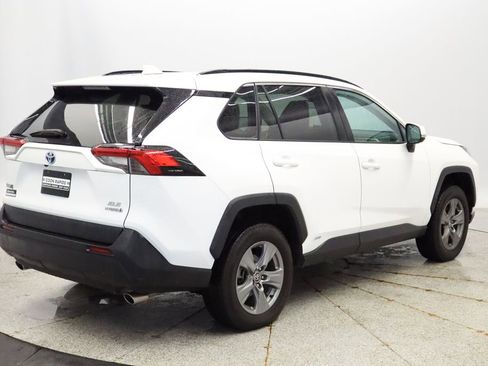 Used 2022 Toyota RAV4 XLE w/ Convenience Package AWD/4WD image 6