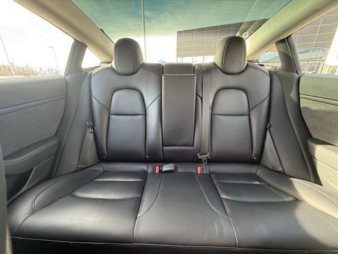 Used 2023 Tesla Model 3 Standard Range image 19