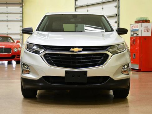 Used 2019 Chevrolet Equinox LS w/ LS Convenience Package image 4