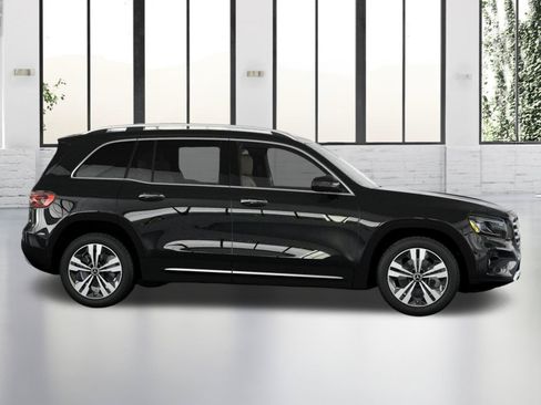 Used 2026 Mercedes-Benz GLB 250 4MATIC image 15