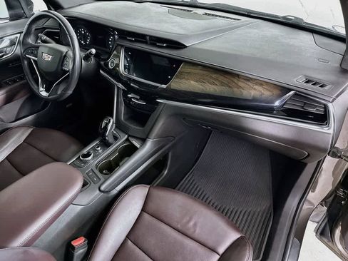 Used 2020 Cadillac XT6 Premium Luxury FWD image 35
