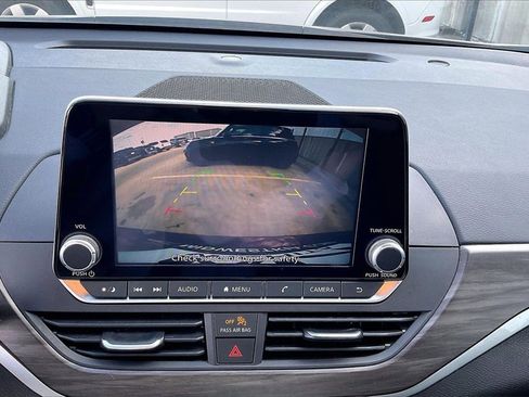 Used 2025 Nissan Altima 2.5 SV image 20