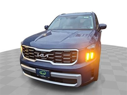 Used 2024 Kia Telluride S w/ S Sunroof Package