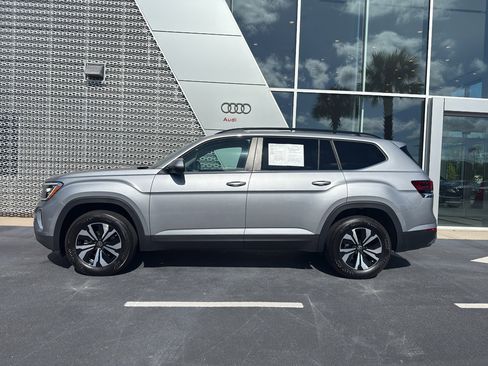 Used 2026 Volkswagen Atlas SE AWD/4WD image 3